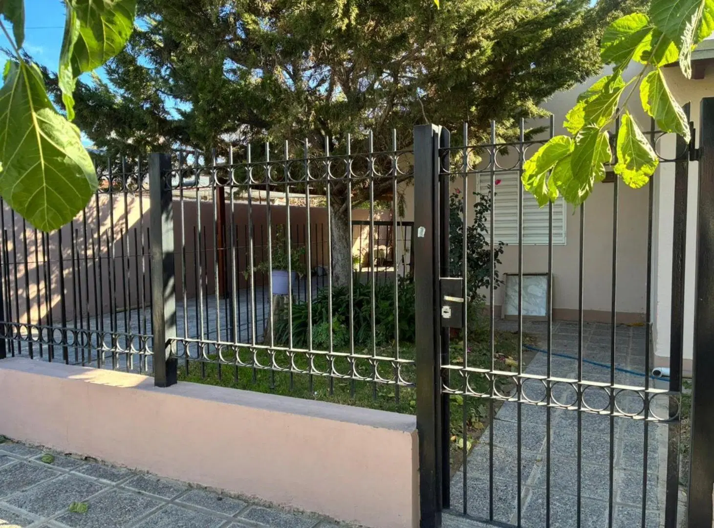 ALQUILER DE CASA DE 4 DORMITORIOS EN CERVANTES 4
