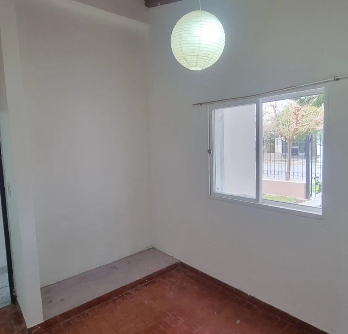 ALQUILER DE CASA DE 4 DORMITORIOS EN CERVANTES 3