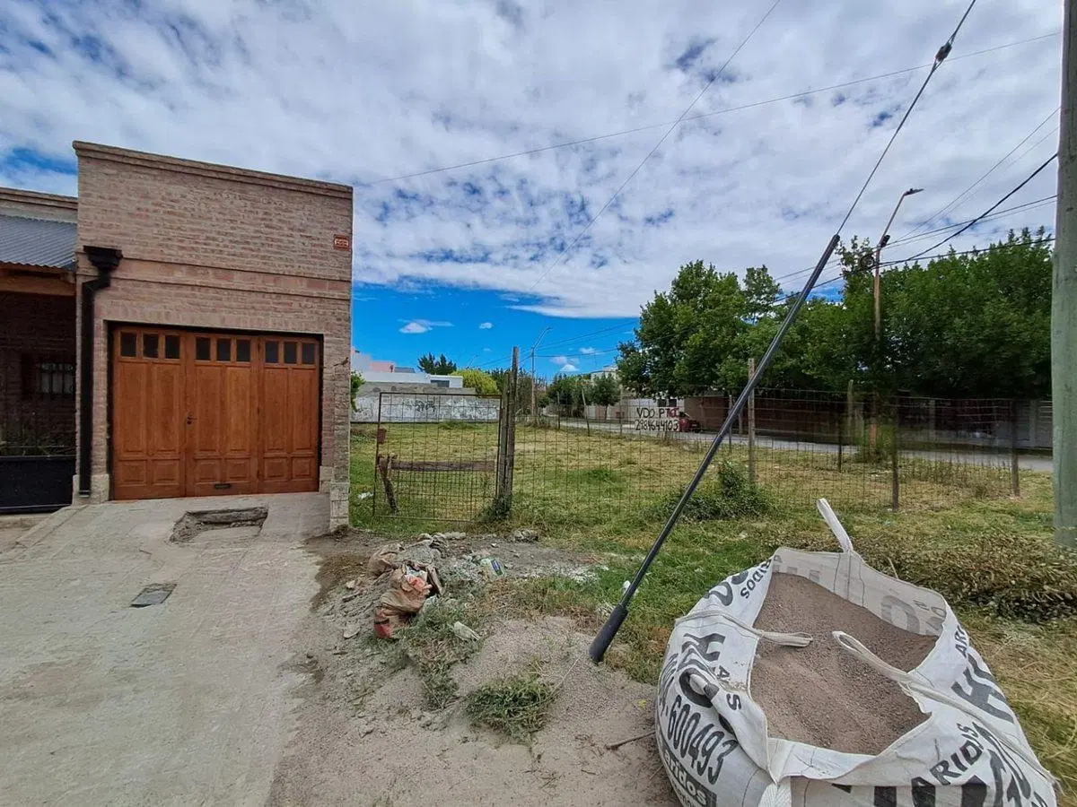 VENTA LOTE ESQUINA EXCELENTE UBICACIÓN 4