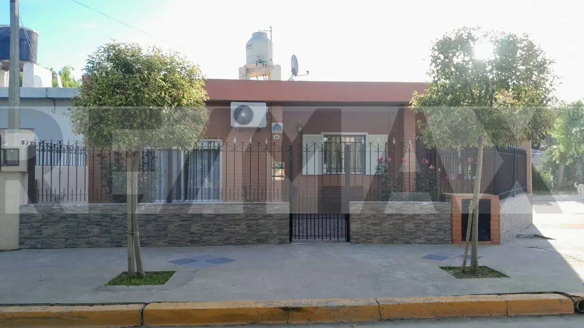 VENTA CASA CIUDAD DE VIEDMA 3