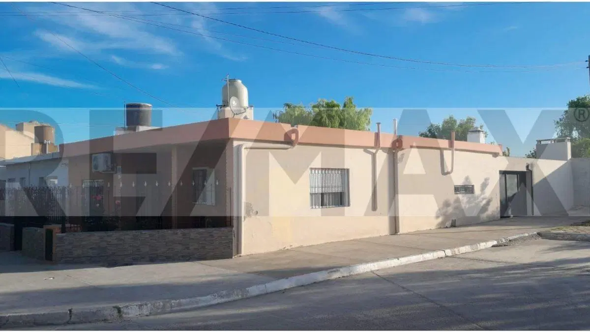 VENTA CASA CIUDAD DE VIEDMA 2