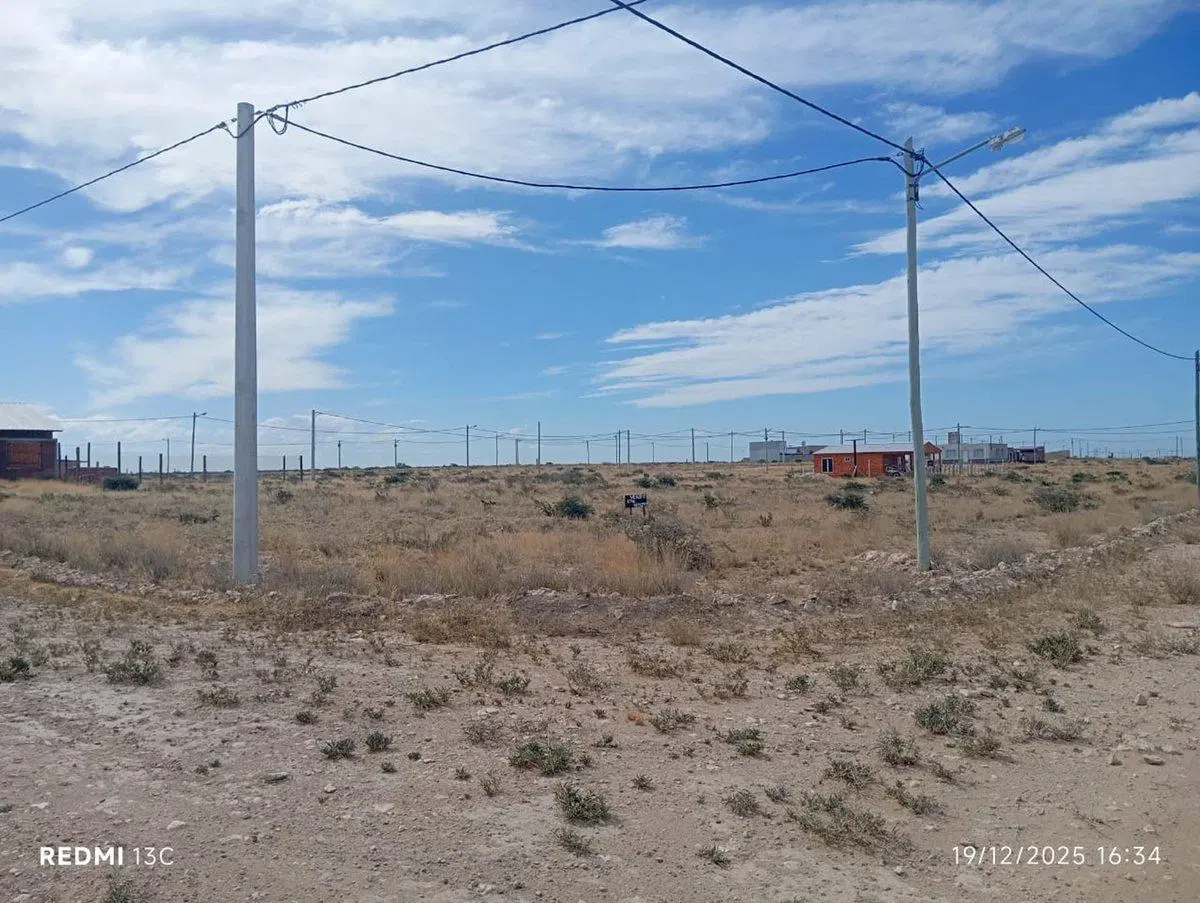 VENTA DE LOTE EN URBANIZACIÓN COSTA DORADA 4