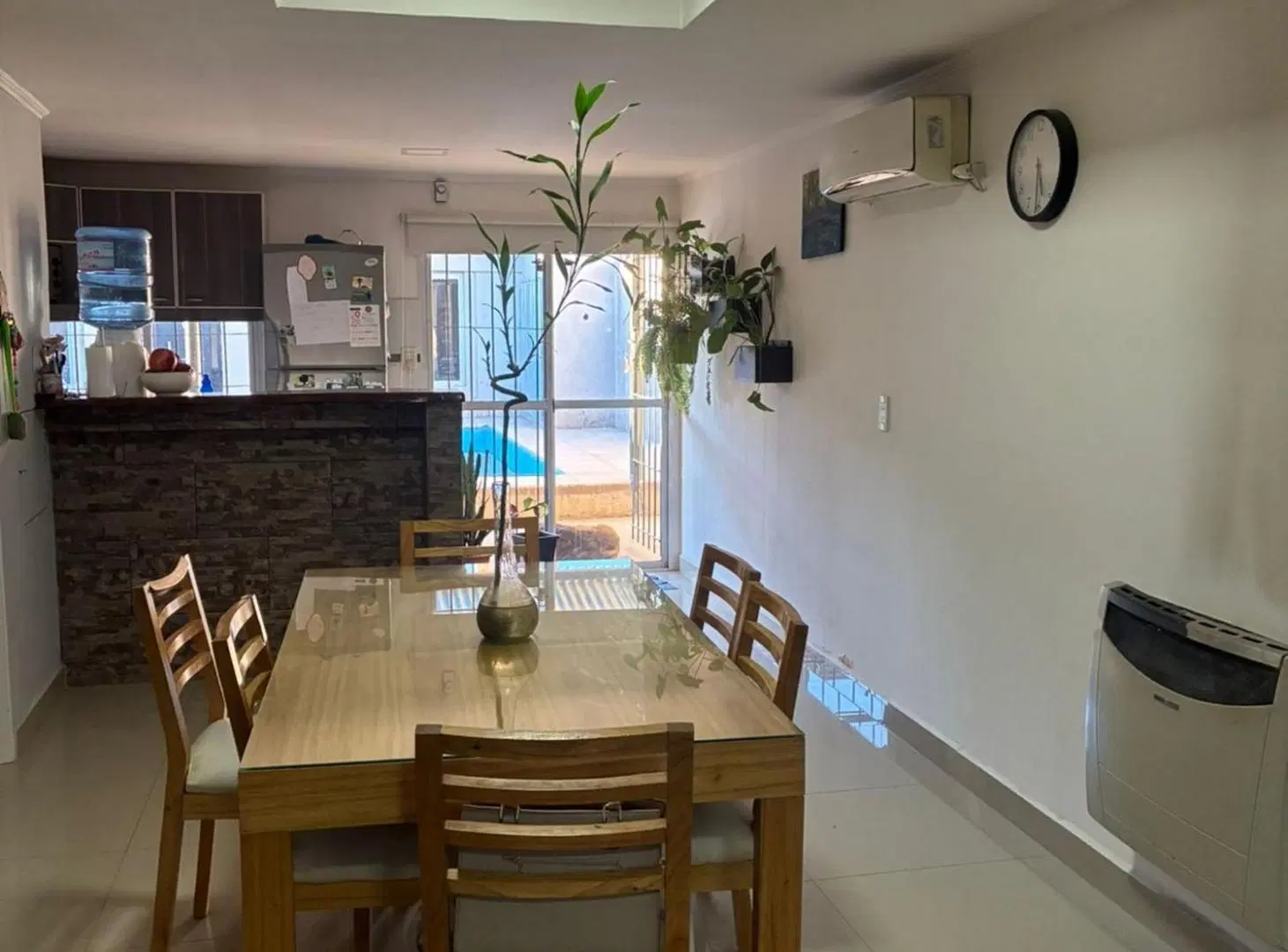 CASA EN VENTA CON QUINCHO Y PILETA EN VILLA REGINA 5