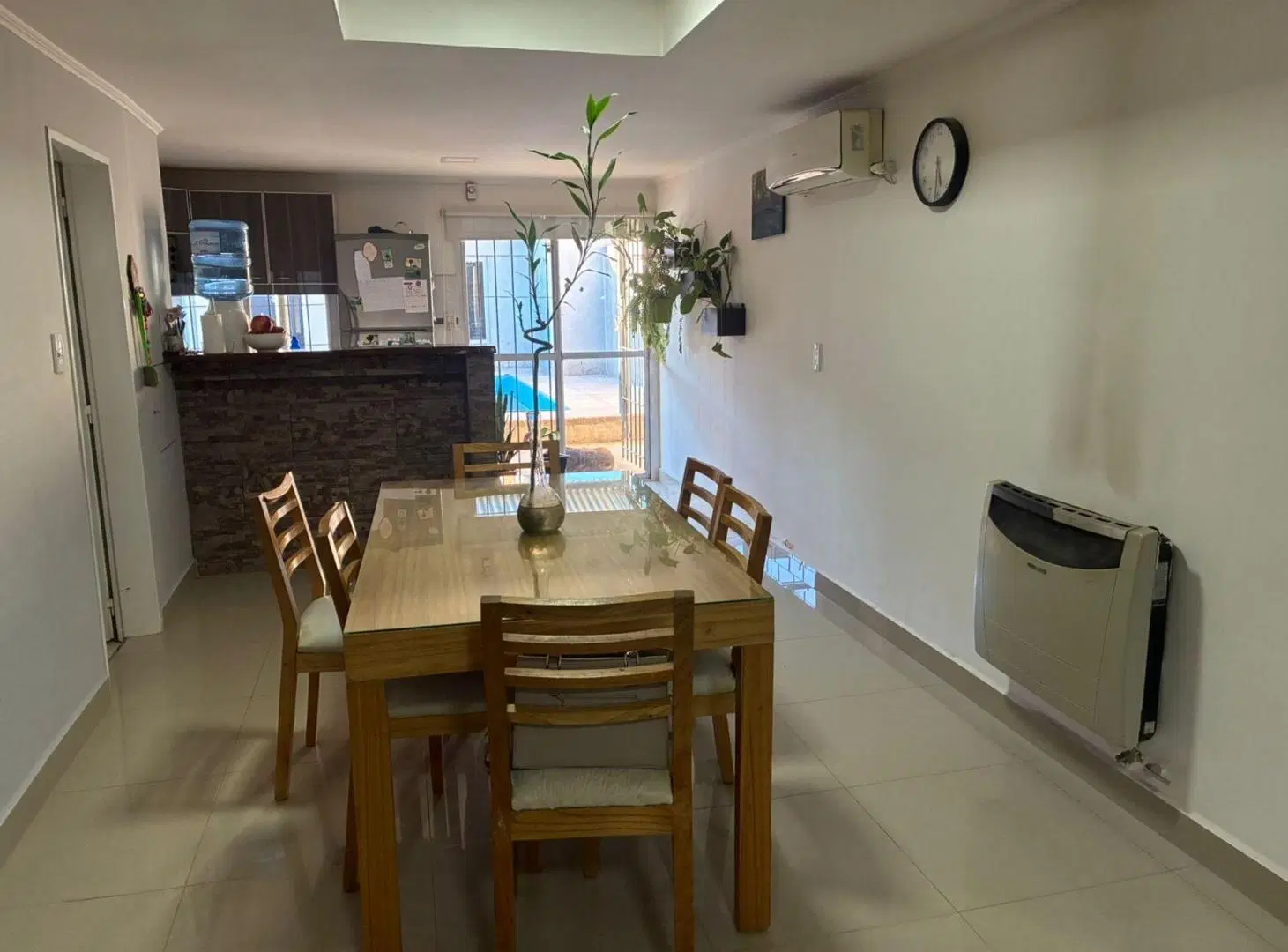 CASA EN VENTA CON QUINCHO Y PILETA EN VILLA REGINA 4