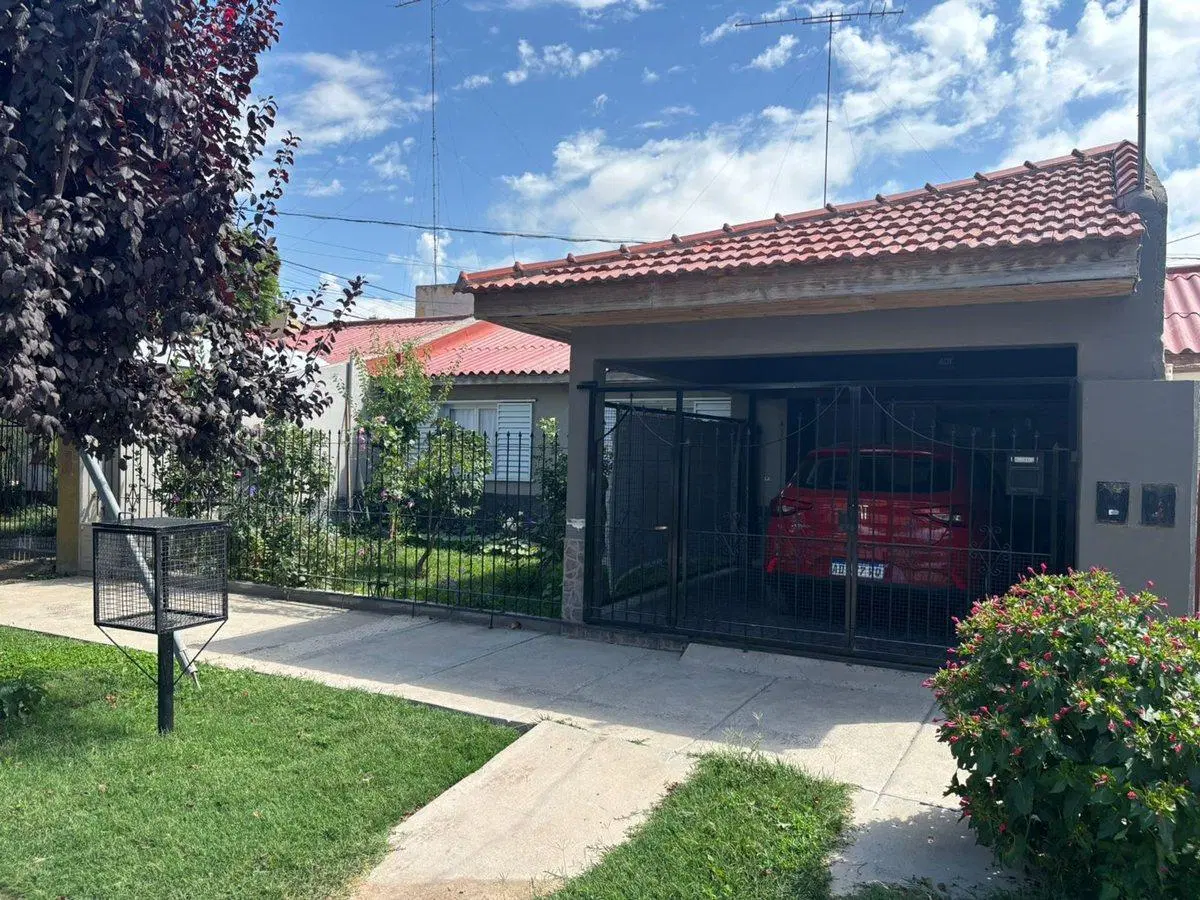 CASA 3 DORMITORIOS APTA CREDITO ING HUERGO 4