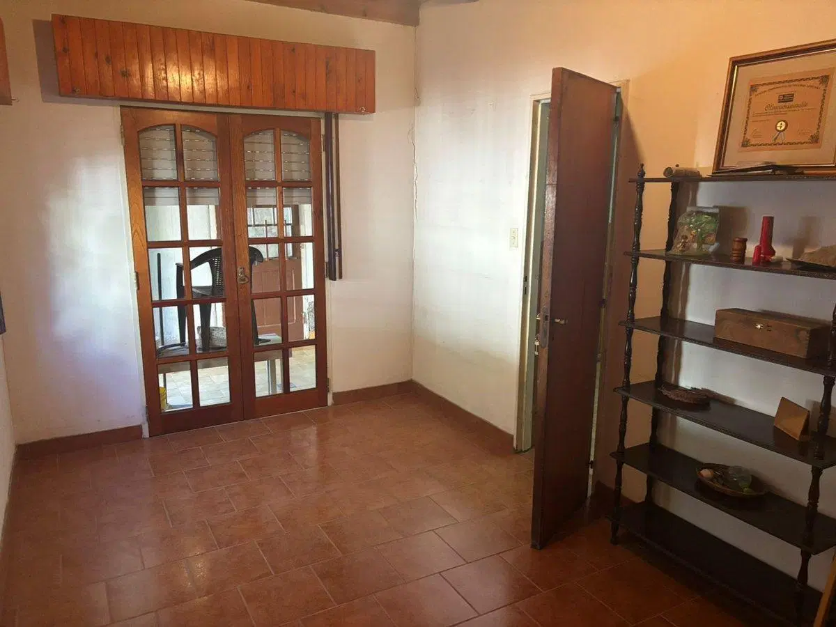 CASA Y LOCAL COMERCIAL CENTRO VILLA REGINA 4