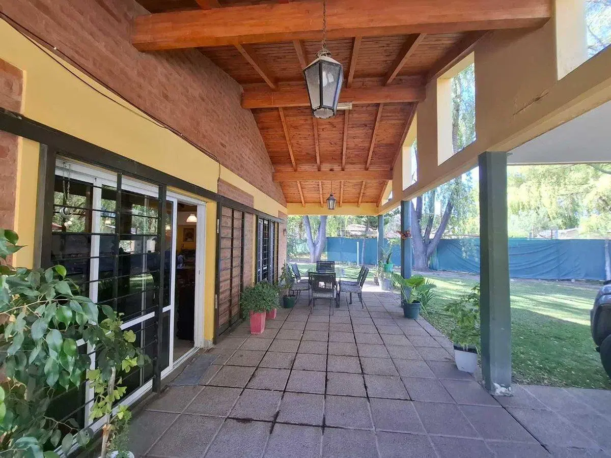 Venta Casa Quinta en General Roca Apta Crédito 5