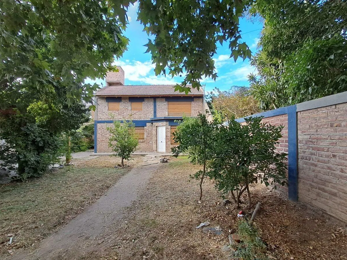 VENTA DE CASA  EXCELENTE UBICACIÓN 3