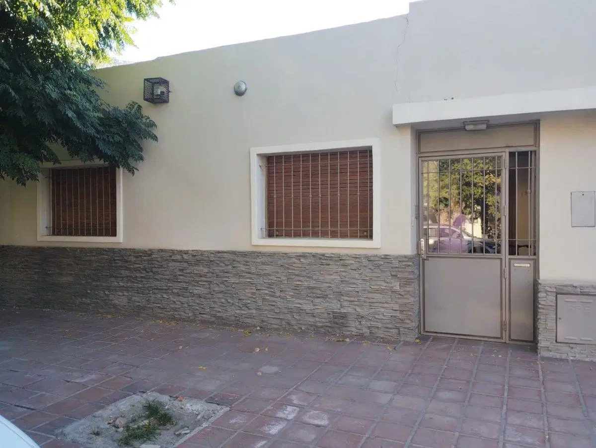 CASA EN VENTA General Roca 2