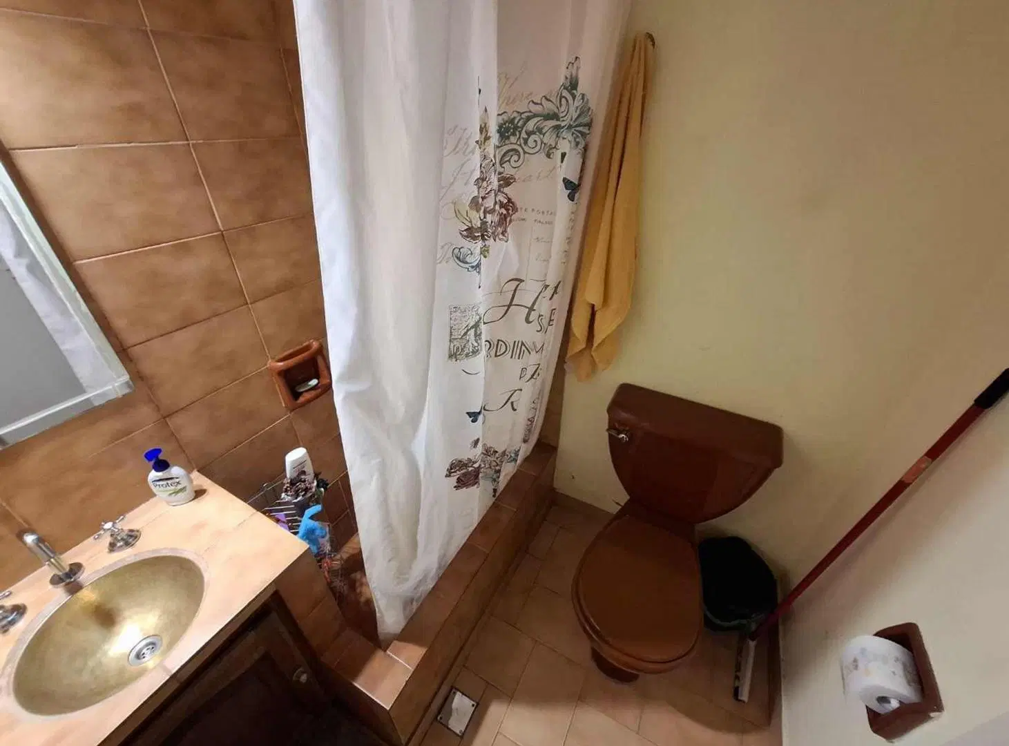 Venta de Casa 3 dorm. con Depto./Quincho 5