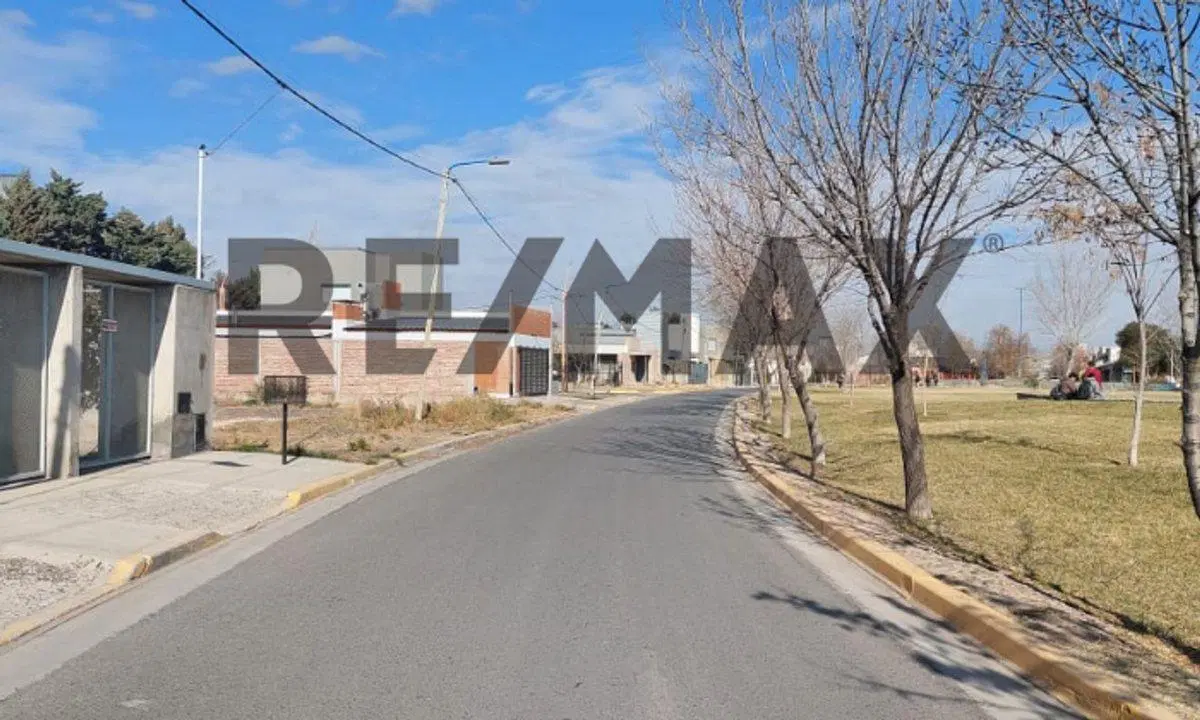 Venta excelente terreno Zona Ovalo, General Roca 3