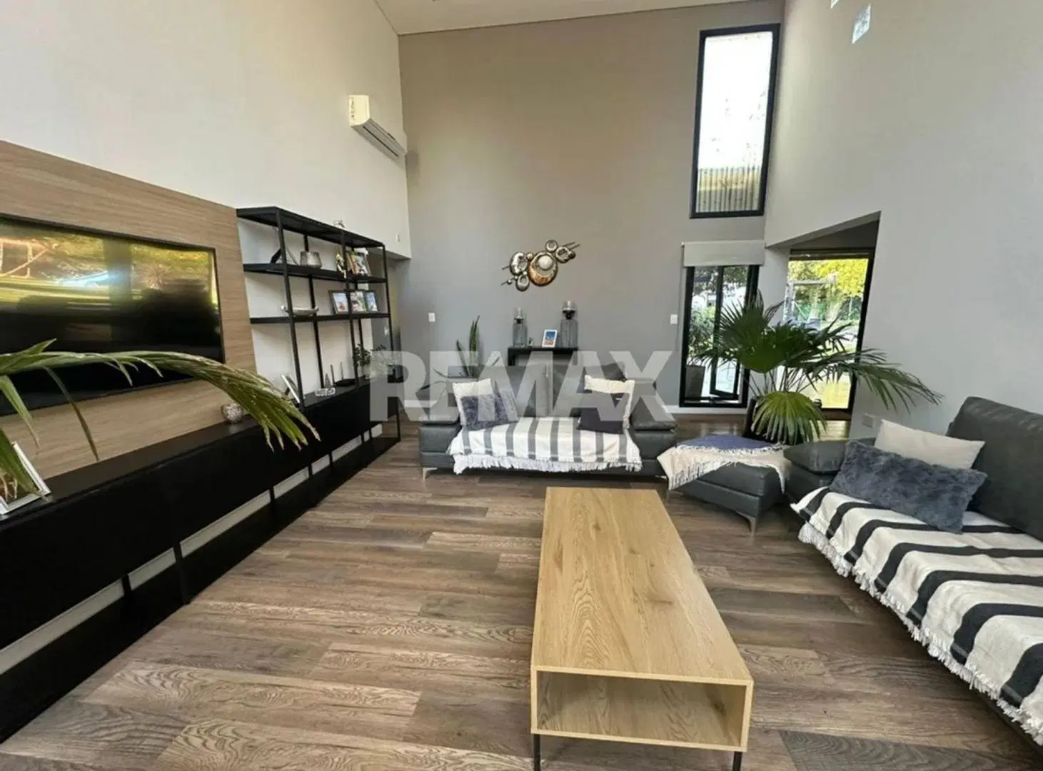 CASA PREMIUN EN VENTA BARRIO PRIVADO JOCKEY CLUB 2