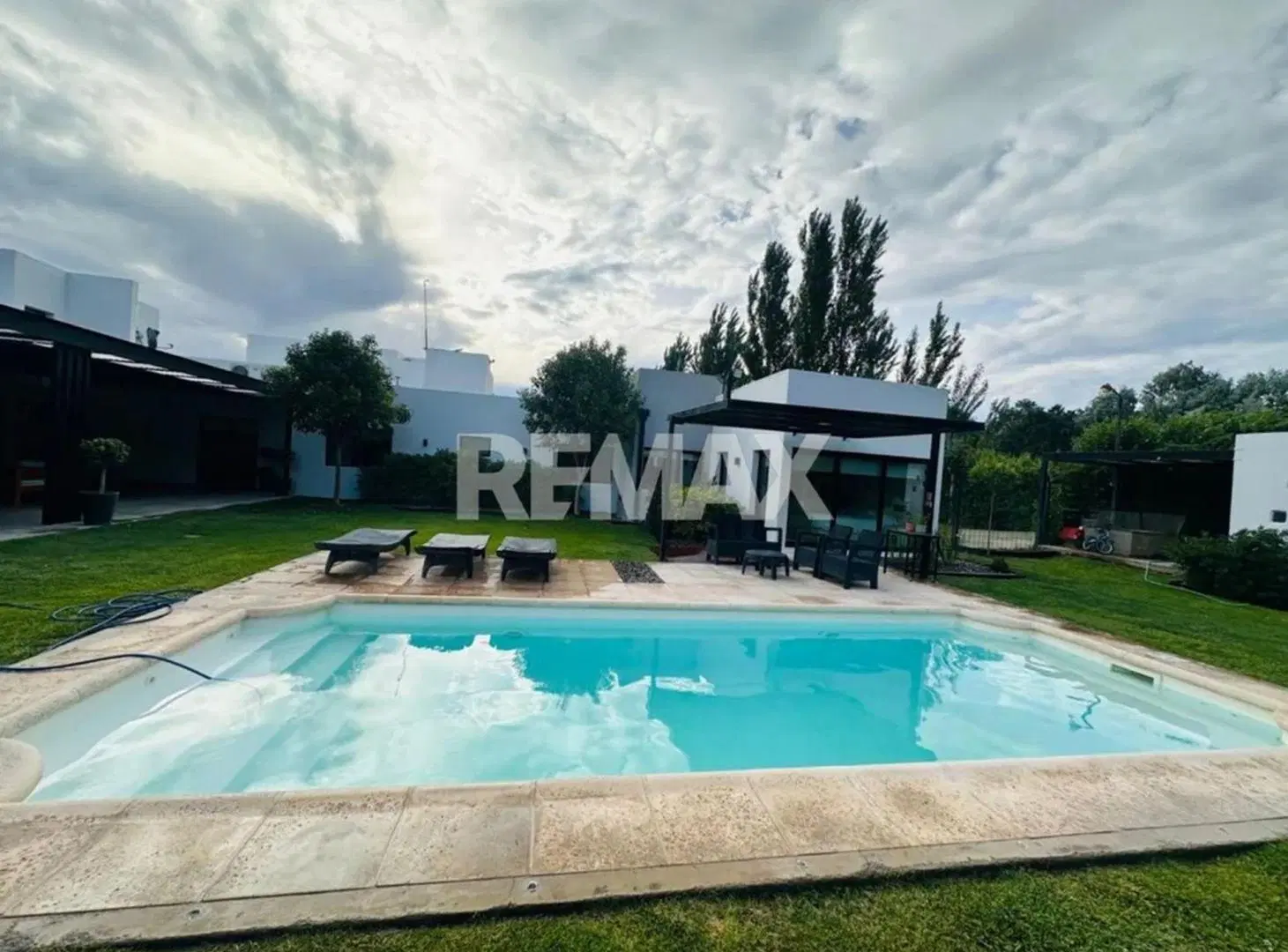 CASA PREMIUN EN VENTA BARRIO PRIVADO JOCKEY CLUB 4