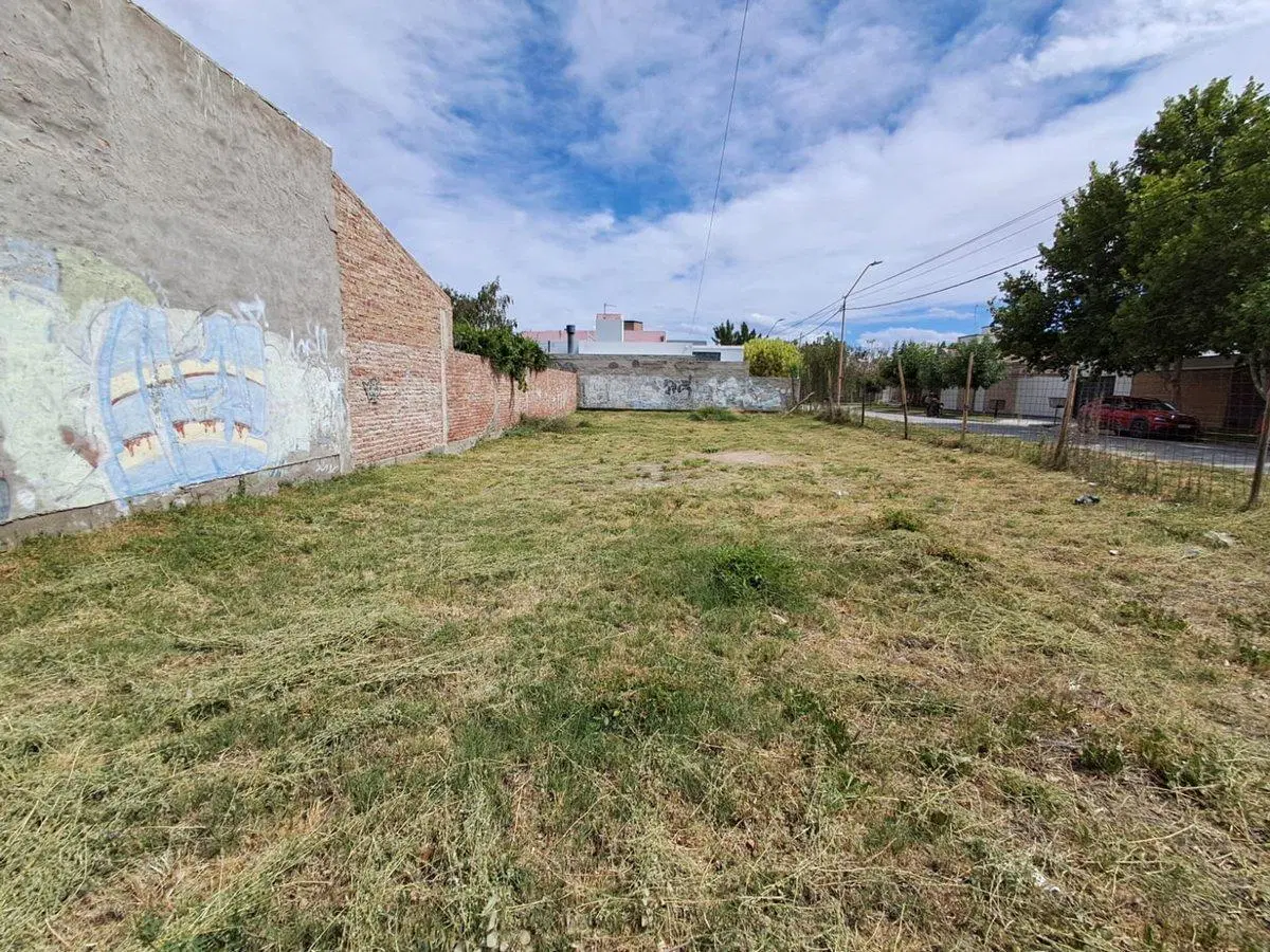 VENTA LOTE ESQUINA EXCELENTE UBICACIÓN 4
