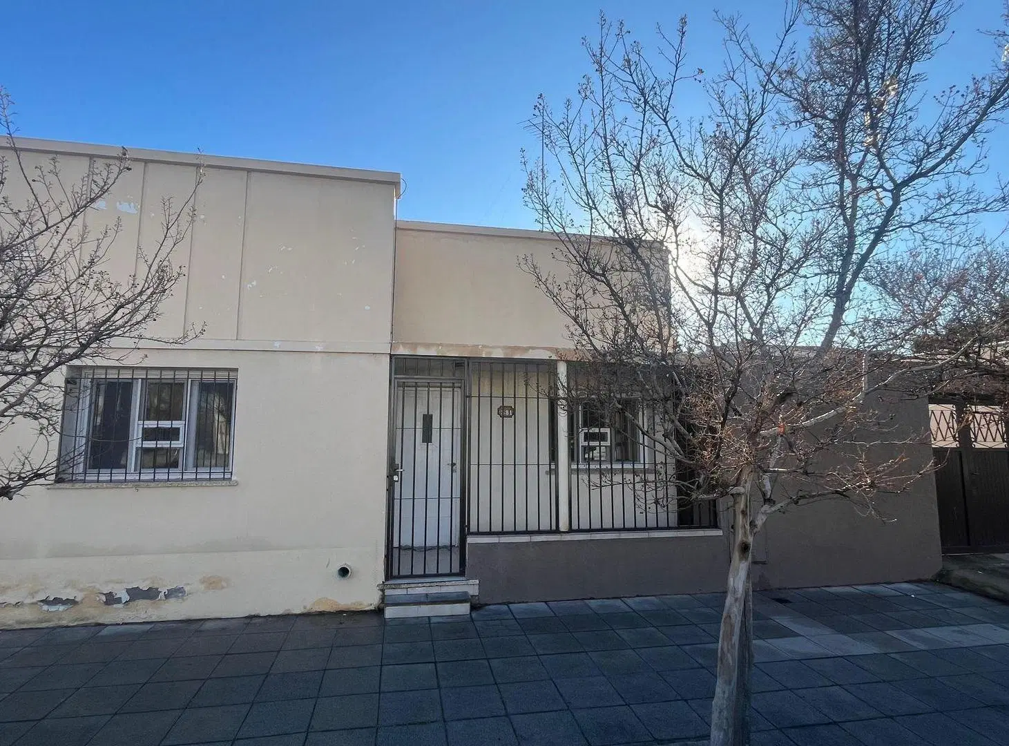CASA EN VENTA  – Calle Villegas, pleno centro. 4