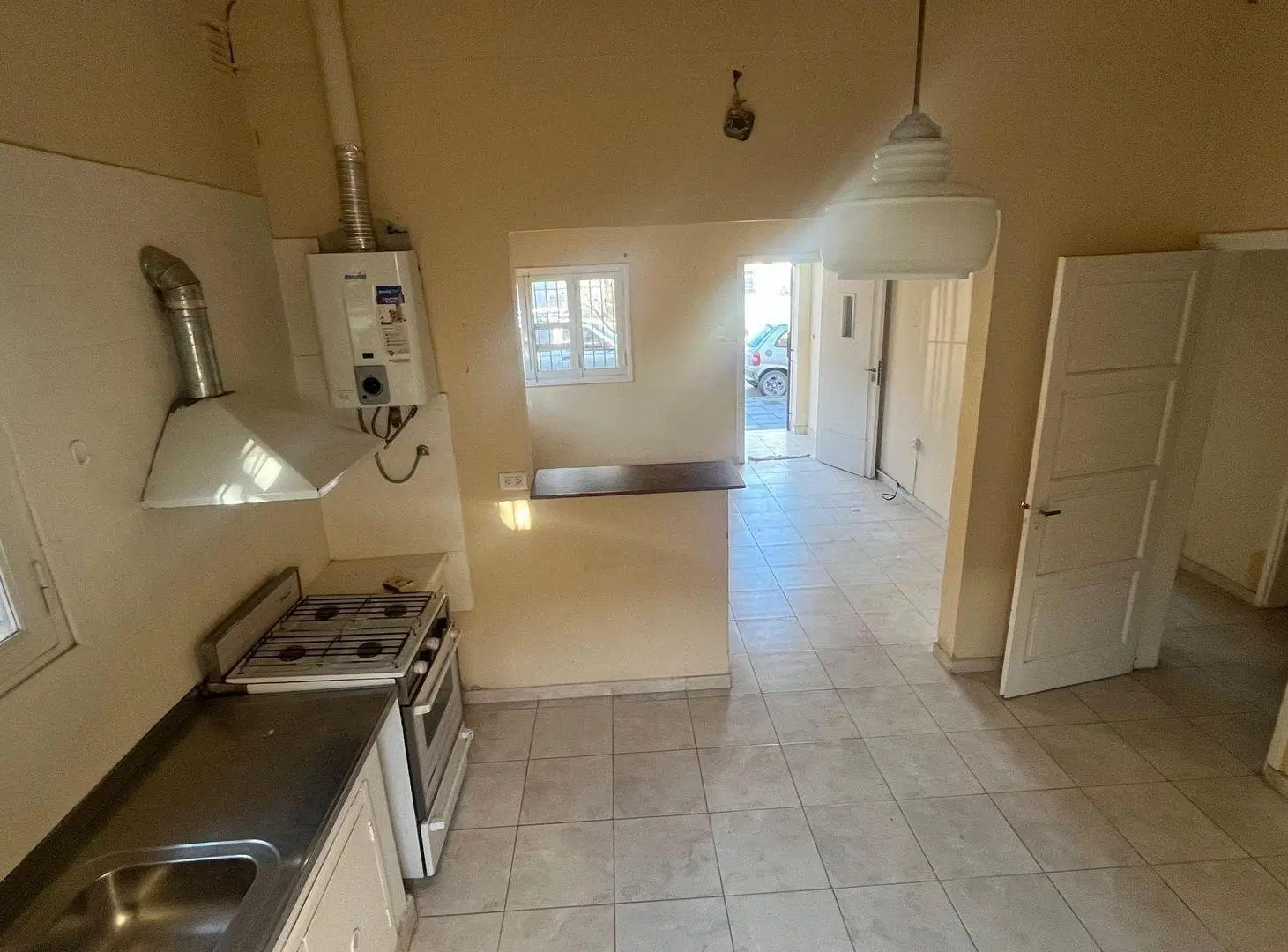 CASA EN VENTA  – Calle Villegas, pleno centro. 2