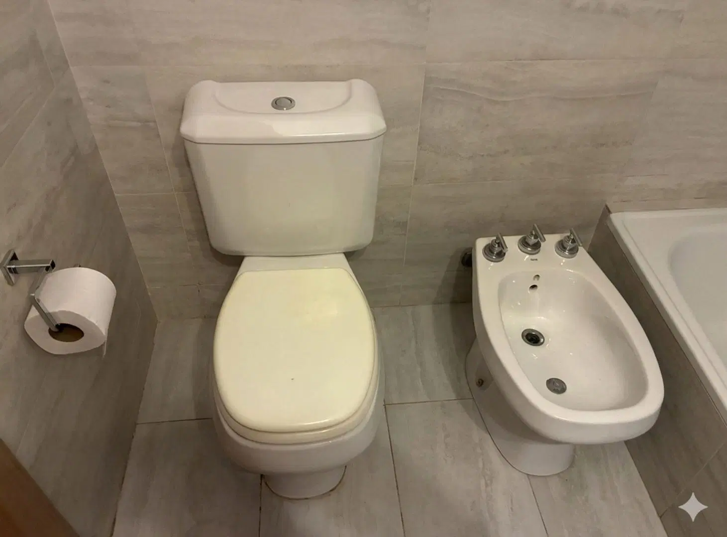 CASA EN VENTA  EN BARRIO ALIAGA EN GENERAL ROCA 2