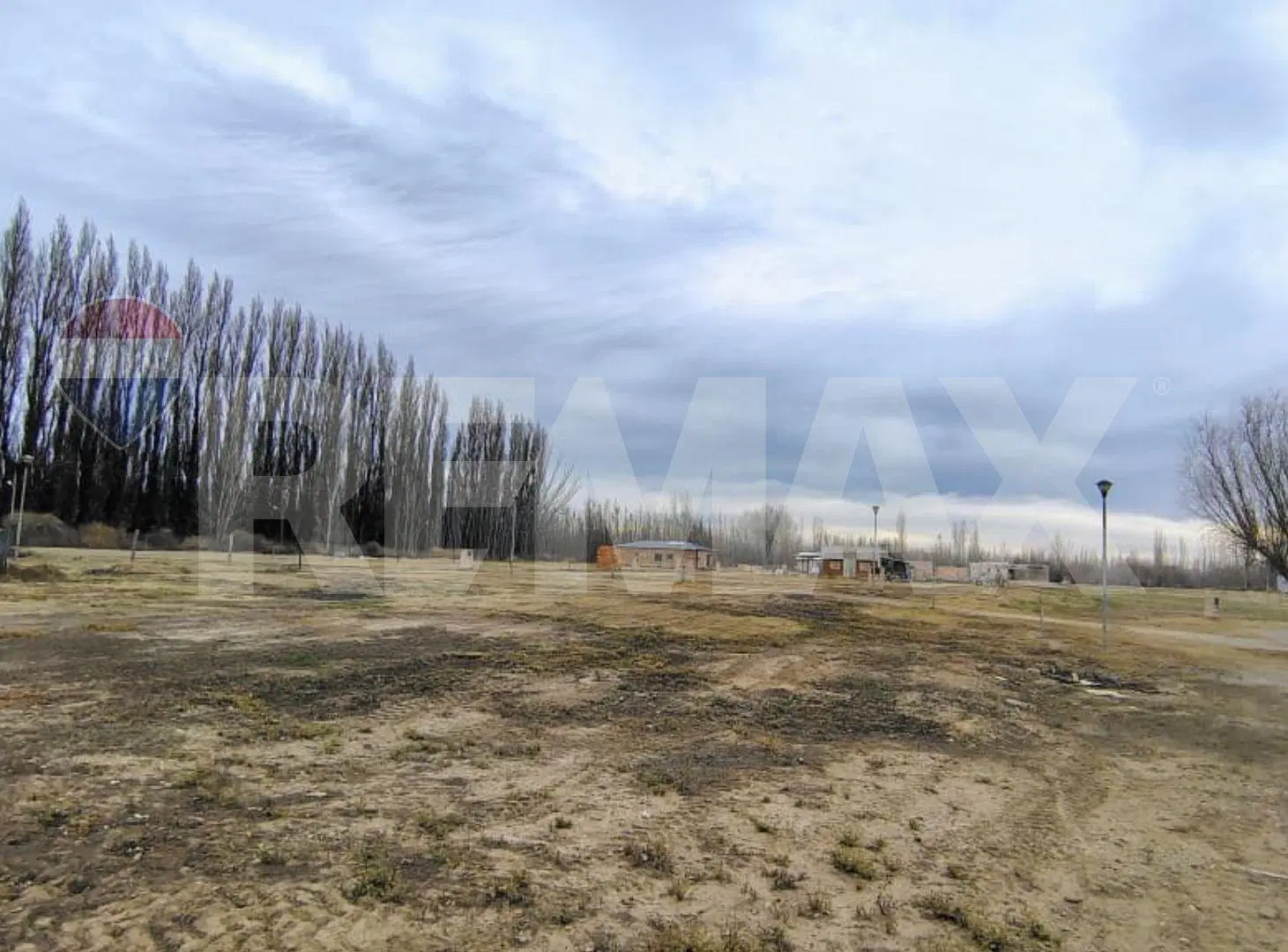 Amplio lote en venta de 792,95 m2 en General Roca 8