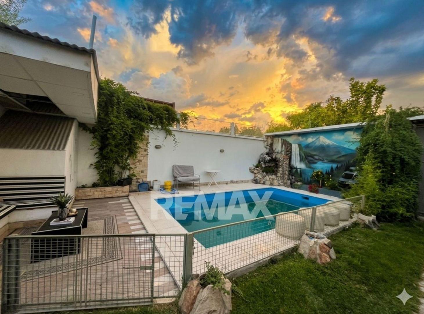 Foto de VENTA CASA 2 DORMITORIOS CON PILETA + DEPOSITO, imagen 1