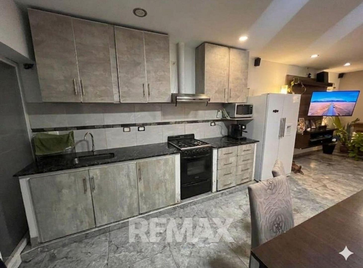 Foto de VENTA CASA 2 DORMITORIOS CON PILETA + DEPOSITO, imagen 3