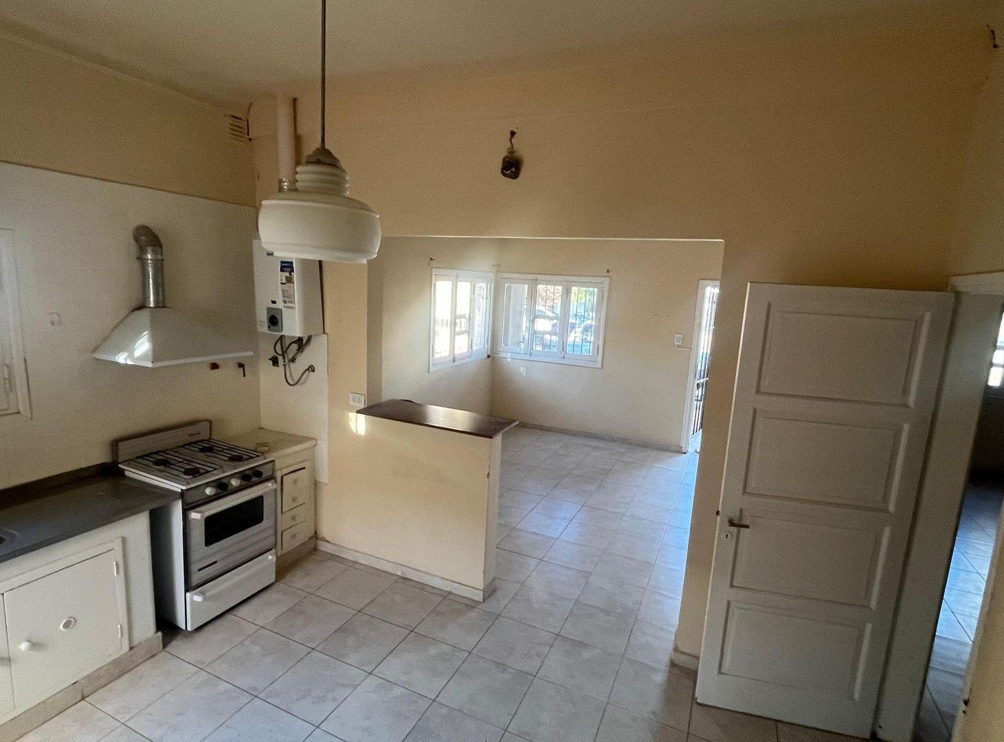 Foto de CASA EN VENTA – Calle Villegas, pleno centro., imagen 4