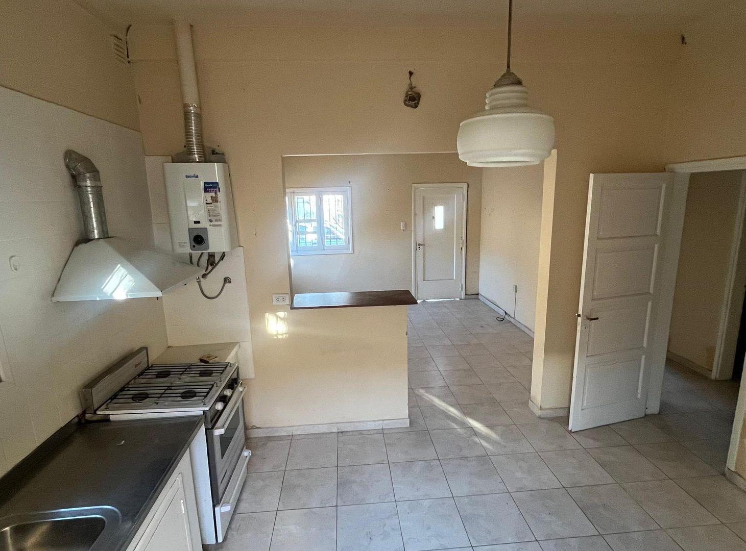 Foto de CASA EN VENTA – Calle Villegas, pleno centro., imagen 3