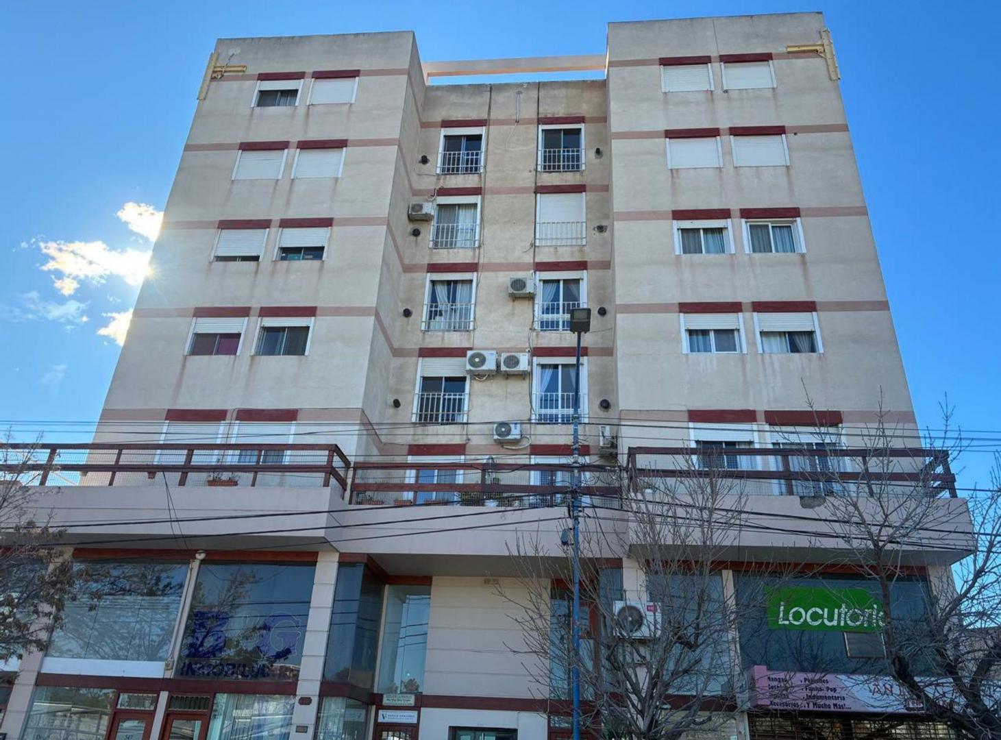 Foto de DEPARTAMENTO EN VENTA EN EL CENTRO DE GRAL ROCA., imagen 1