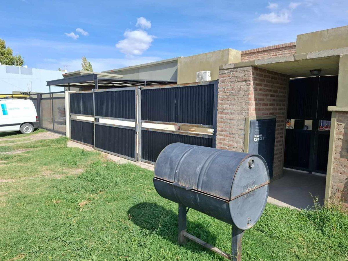 Foto de Venta de Complejo de 3 Departamentos de 1 dorm., imagen 2