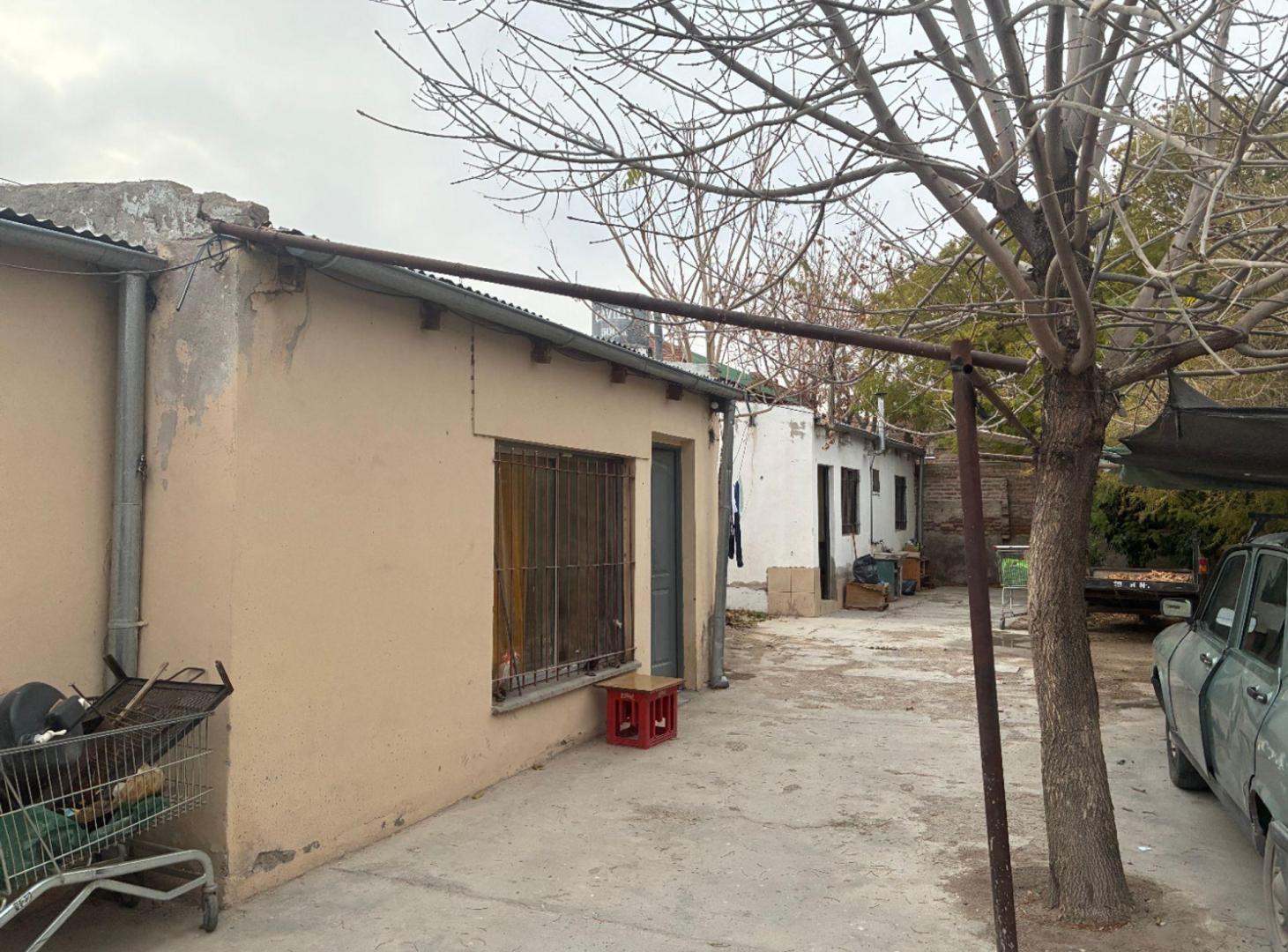 Foto de CASA Y DOS DEPTOS A REFACCIONAR I TRIPLE RENTA, imagen 2