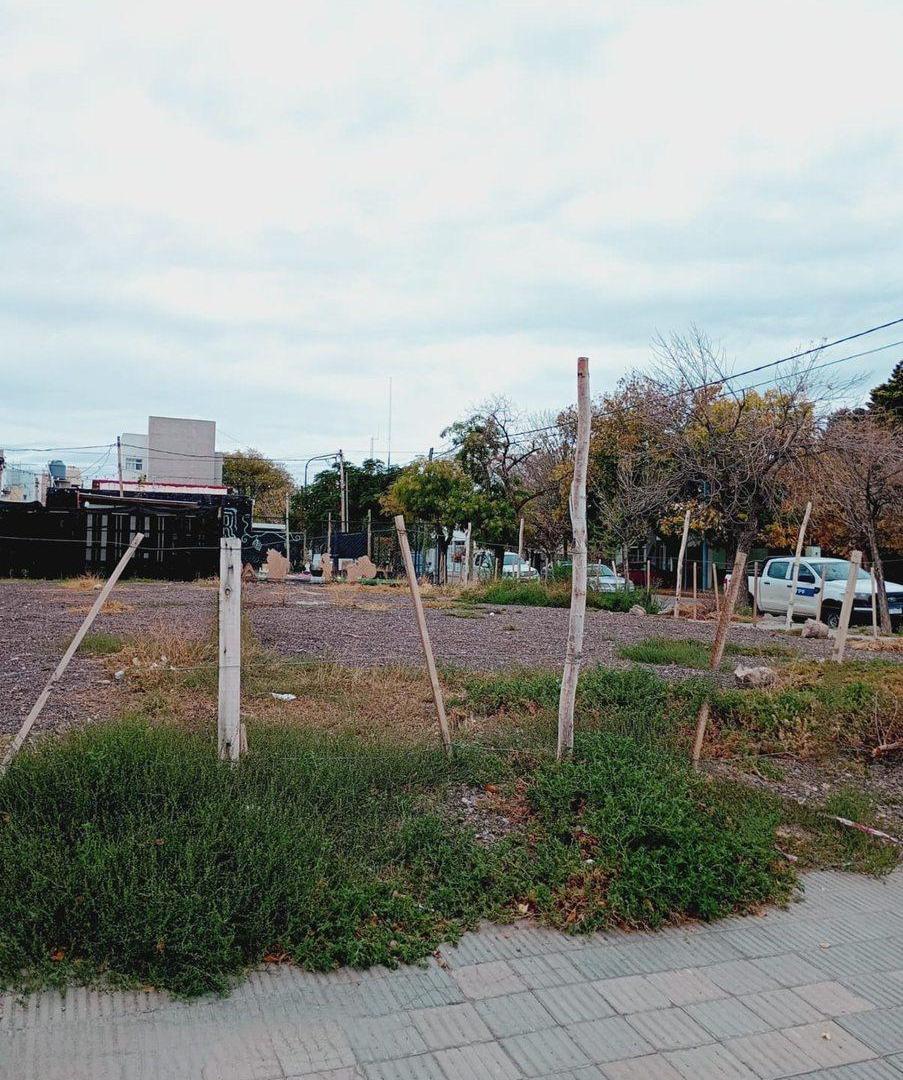 Foto de TERRENO EN VENTA!!esquina.centro de General Roca., imagen 2