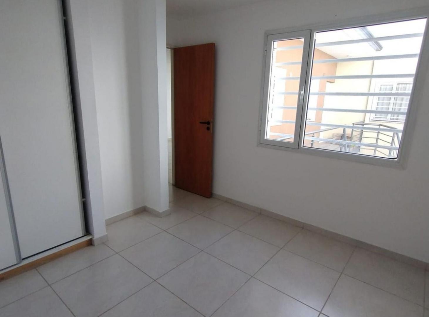 Foto de DEPTO EN ALQUILER GENERAL ROCA, imagen 1