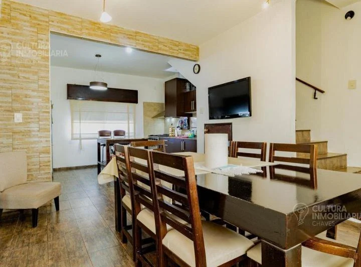 VENTA CASA 4 AMBIENTES MAS DEPTO 2 AMBIENTES EN HURLINGHAM