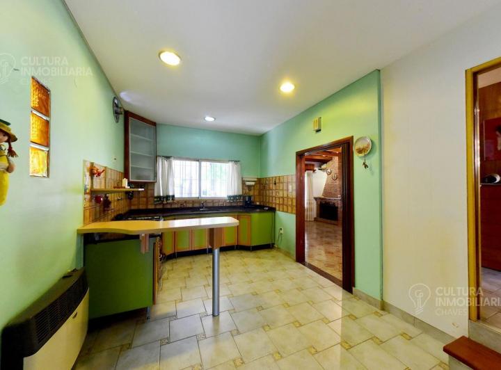Foto de VENTA CASA 4 AMBIENTES ITUZAINGO CON PILETA FINANCIA, imagen 3