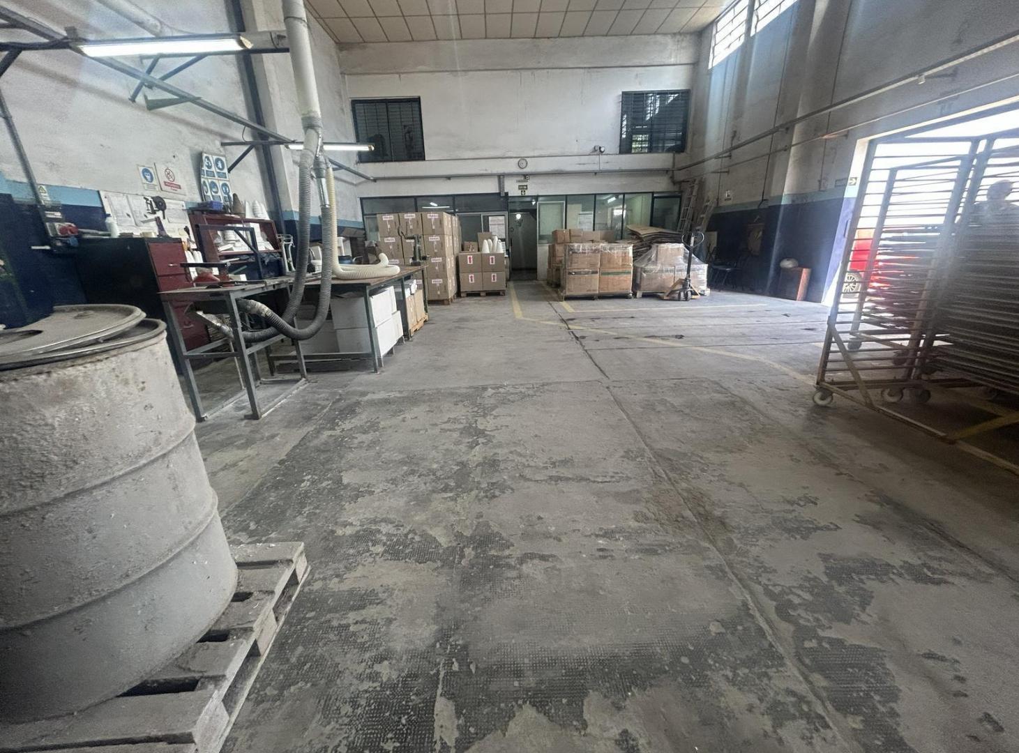 VENTA DEPOSITO GALPON 583 mts2 FABRICA CASEROS