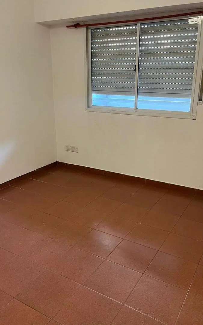 ALQUIER Departamento dos ambientes con lavadero  en Lomas Del Mirador y 5
