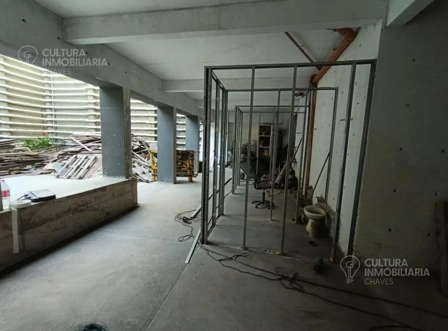 Venta y Alquiler Local Haedo 2