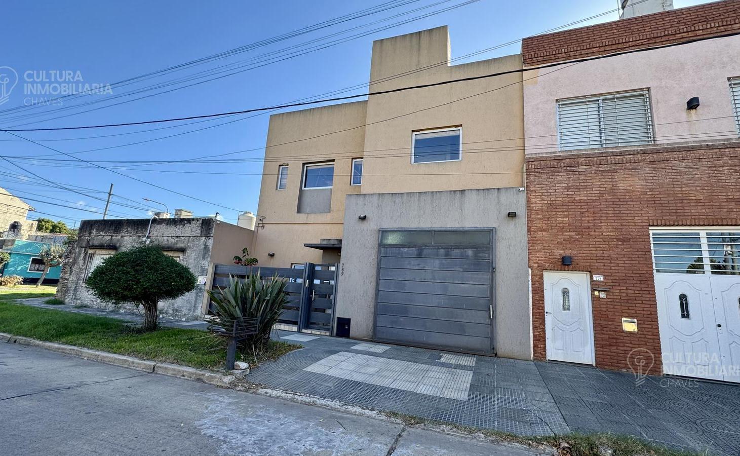 VENTA CASA 5 AMBIENTES HAEDO GARAGE PILETA TERRAZA