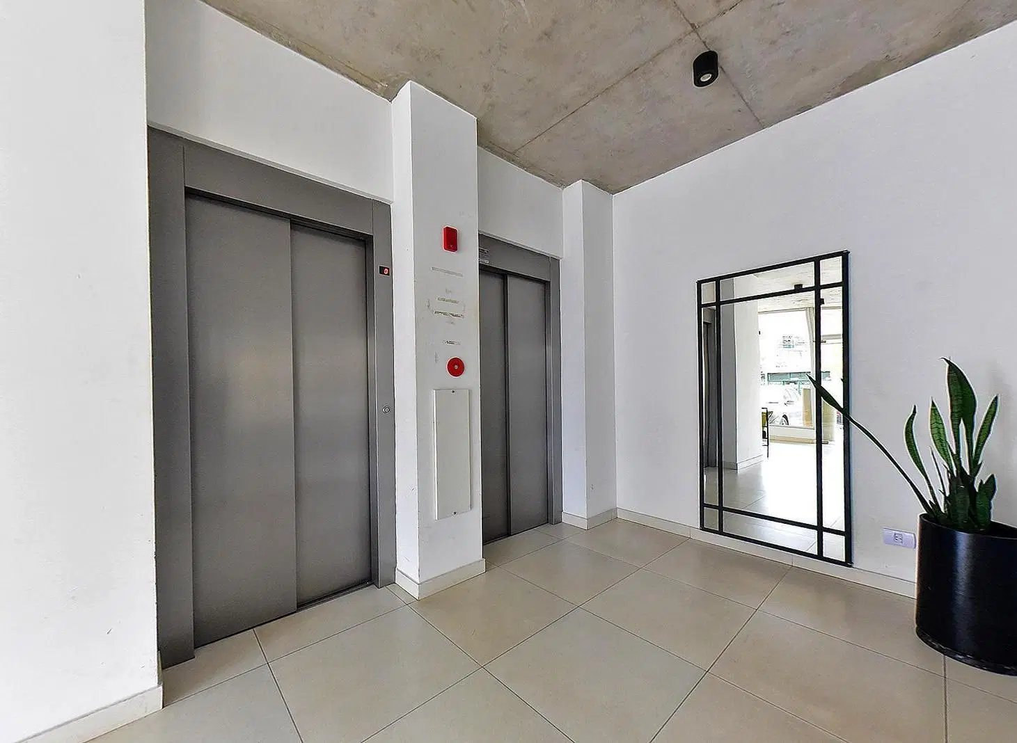 VENTA DEPARTAMENTO MONOAMBIENTE EN ITUZAINGO SUR 4