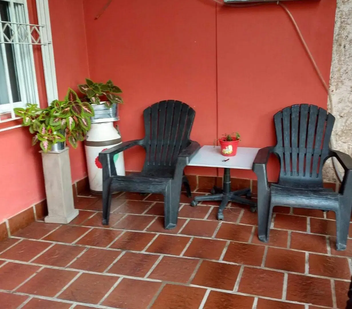 VENTA CASA 3 AMBEINTES CON PATIO GONZALEZ CATAN 2