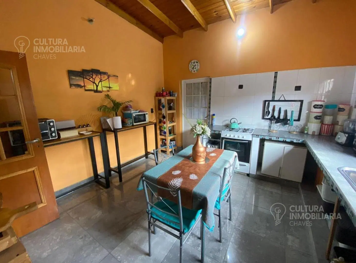 VENTA CASA 3 AMBEINTES CON PATIO GONZALEZ CATAN 4