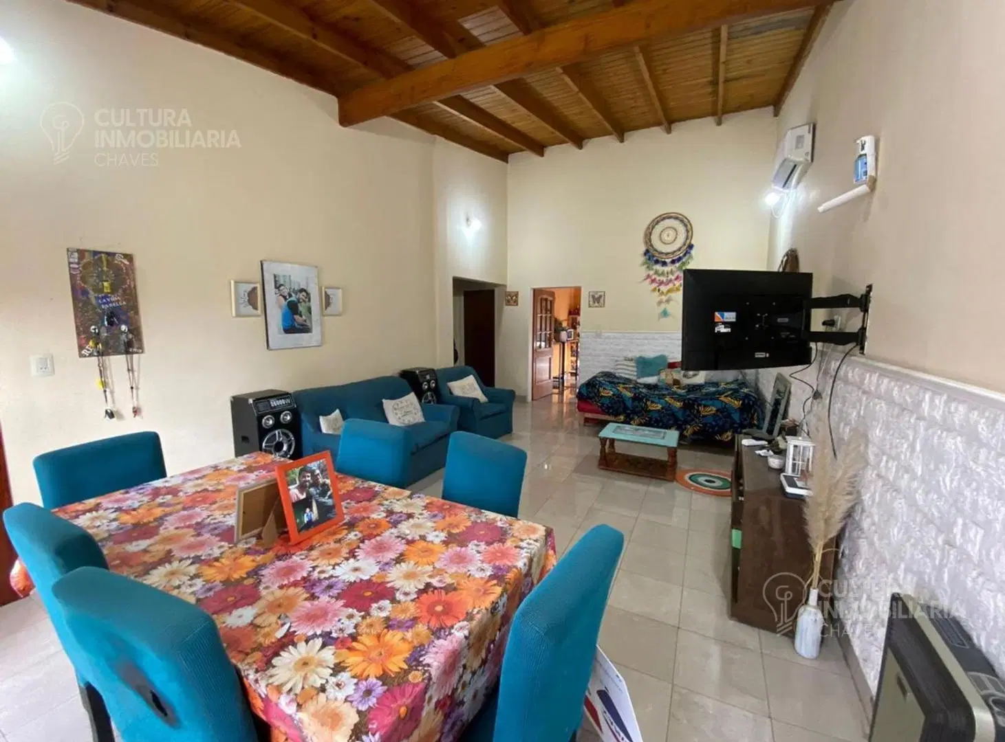 VENTA CASA 3 AMBEINTES CON PATIO GONZALEZ CATAN 5
