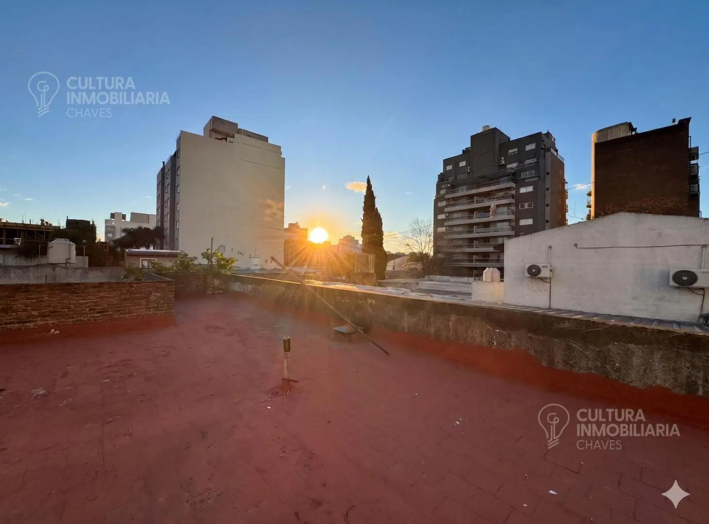 Casa a la venta lote propio cochera y pileta 8