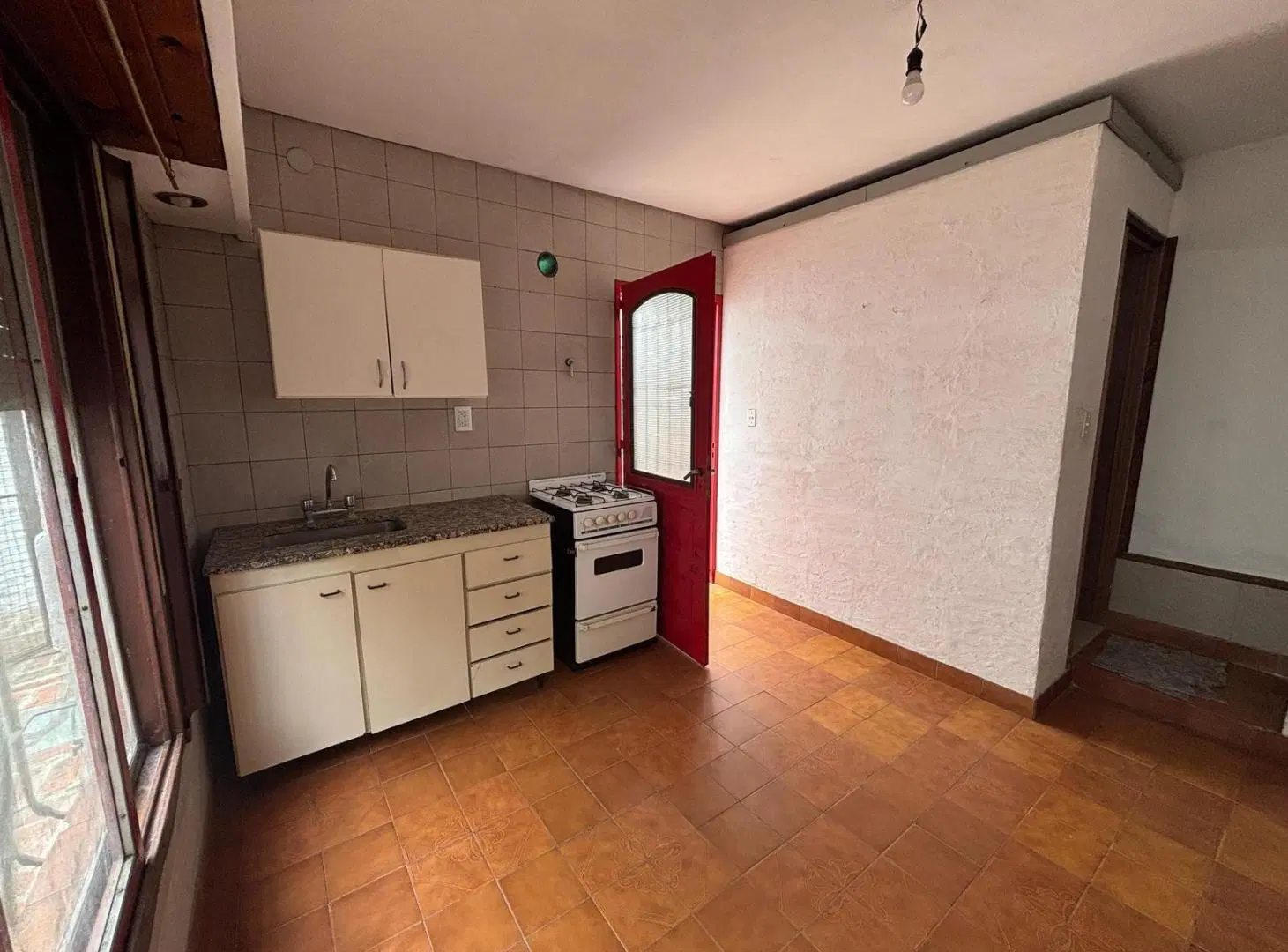 ALQUILER PH MONOAMBIENTE 45 METROS CON COCHERA TESEI 3