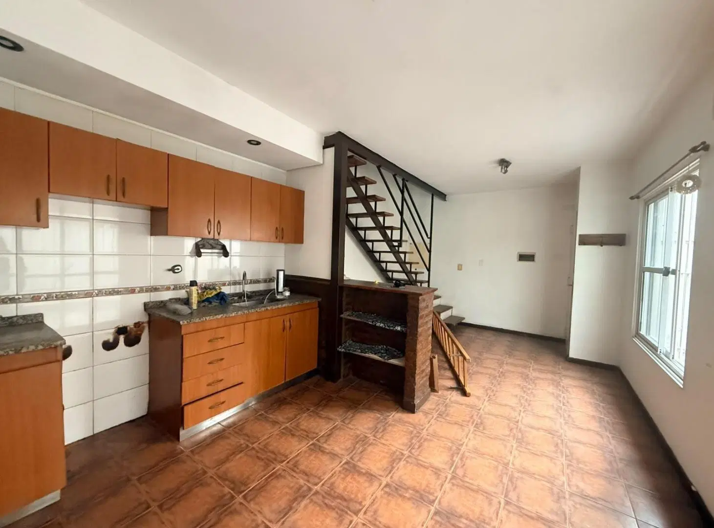 VENTA DUPLEX 3 AMBIENTES EN CONDOMINIO VILLA SARMIENTO 4