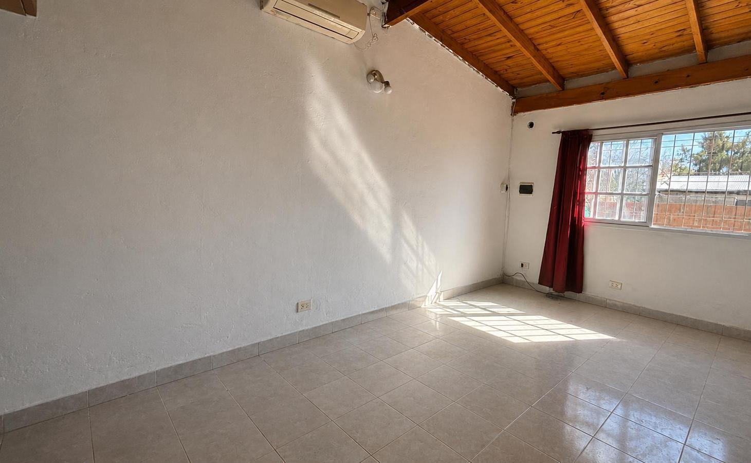 Foto de VENTA MULTIFAMILIAR EN GENERAL RODRÍGUEZ CASAS EN MISMO LOTE MAS, imagen 3