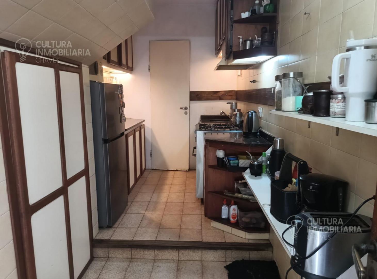 Foto de VENTA CASA EN HAEDO NORTE 5 AMBIENTES CON FONDO, PILETA, COCHERA, imagen 2