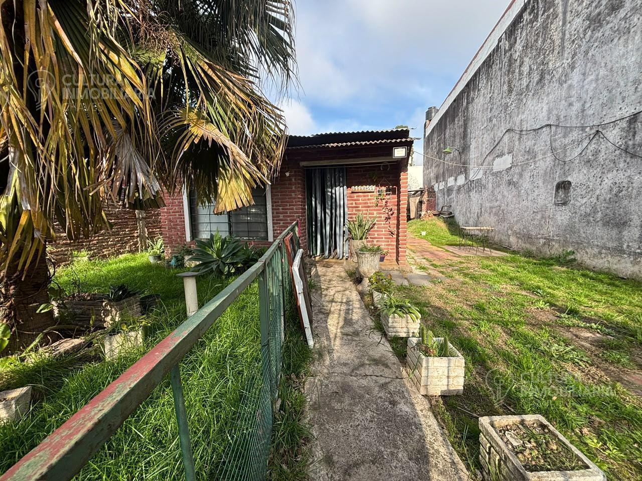 Foto de Venta Lote c/Casa Habitada + Casa a Refaccionar Ituzaingó norte, imagen 3