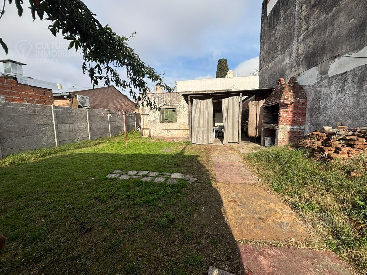 Foto de Venta Lote c/Casa Habitada + Casa a Refaccionar Ituzaingó norte, imagen 2
