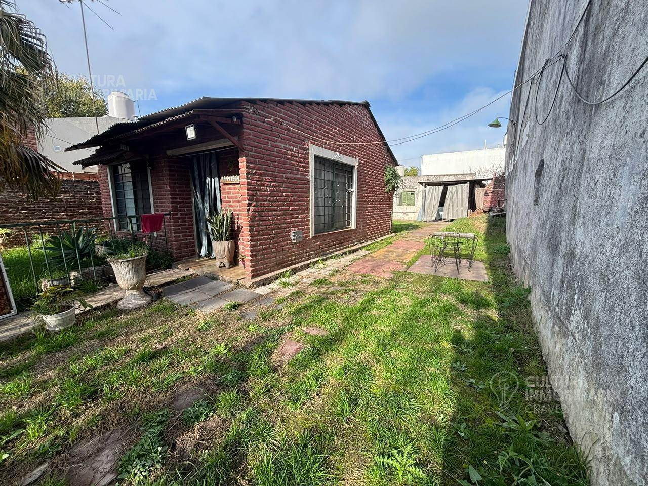 Foto de Venta Lote c/Casa Habitada + Casa a Refaccionar Ituzaingó norte, imagen 1