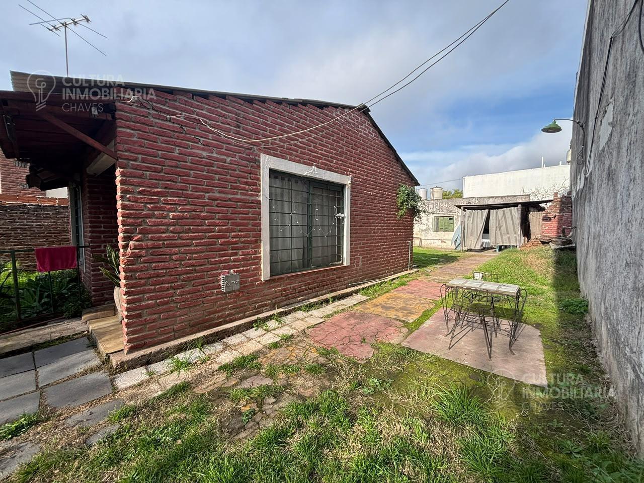 Foto de Venta Lote c/Casa Habitada + Casa a Refaccionar Ituzaingó norte, imagen 4